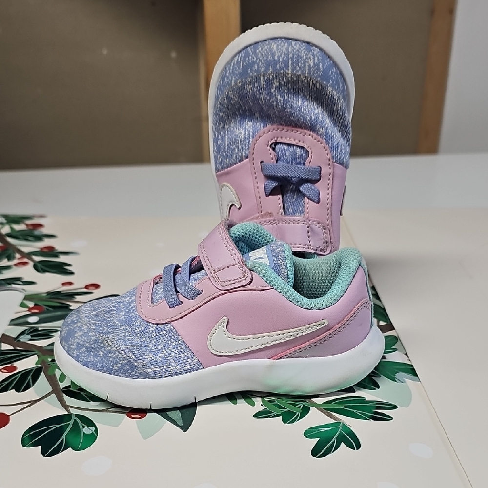 Nike Toddler Girls Sneakers in Pink and Blue Size 7